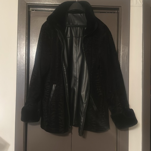 Giacca Gallery very nice Faux Mink/ Faux Leather Reversible Coat, medium - Picture 2 of 9